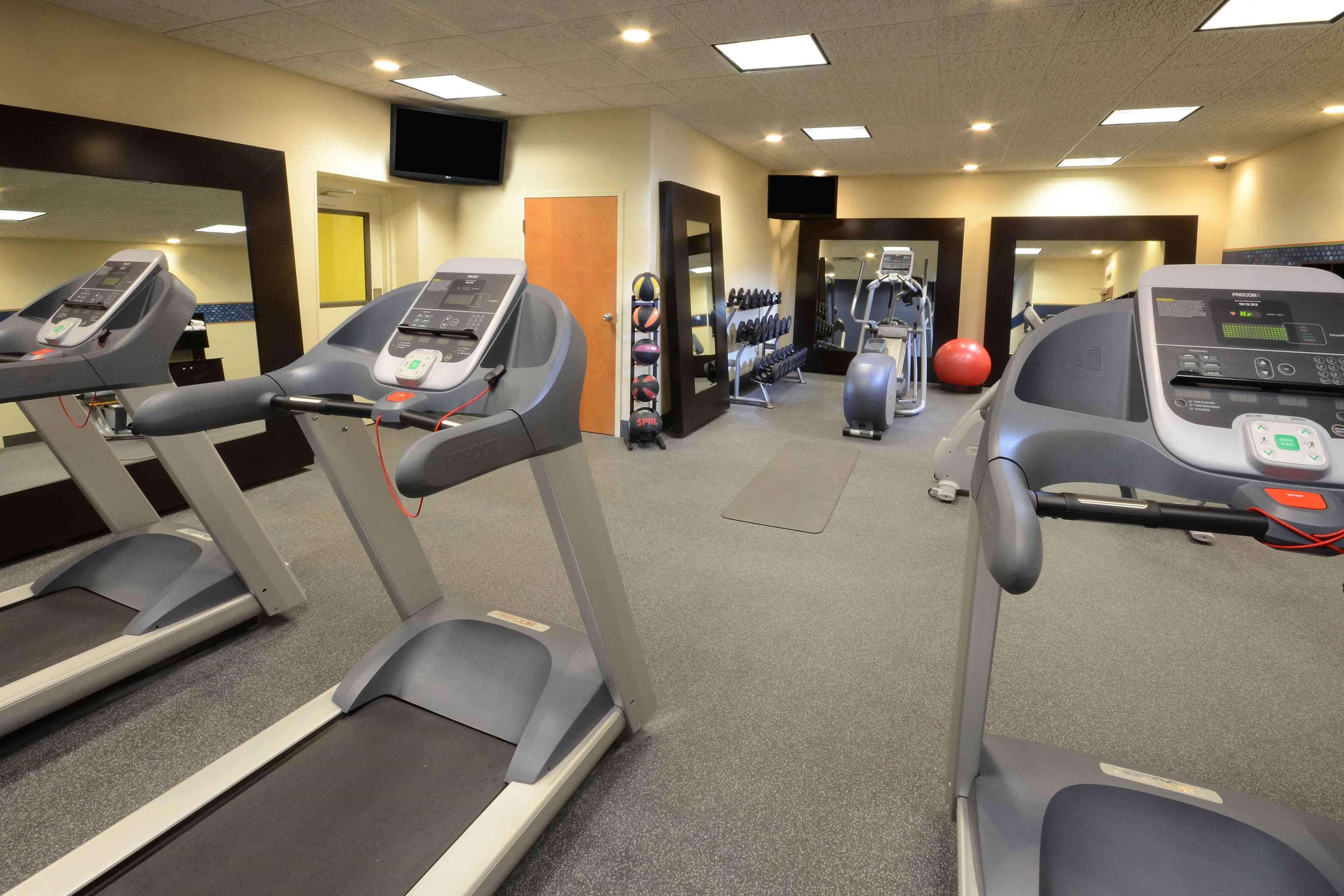Hampton Inn Fayetteville Fort Bragg מראה חיצוני תמונה