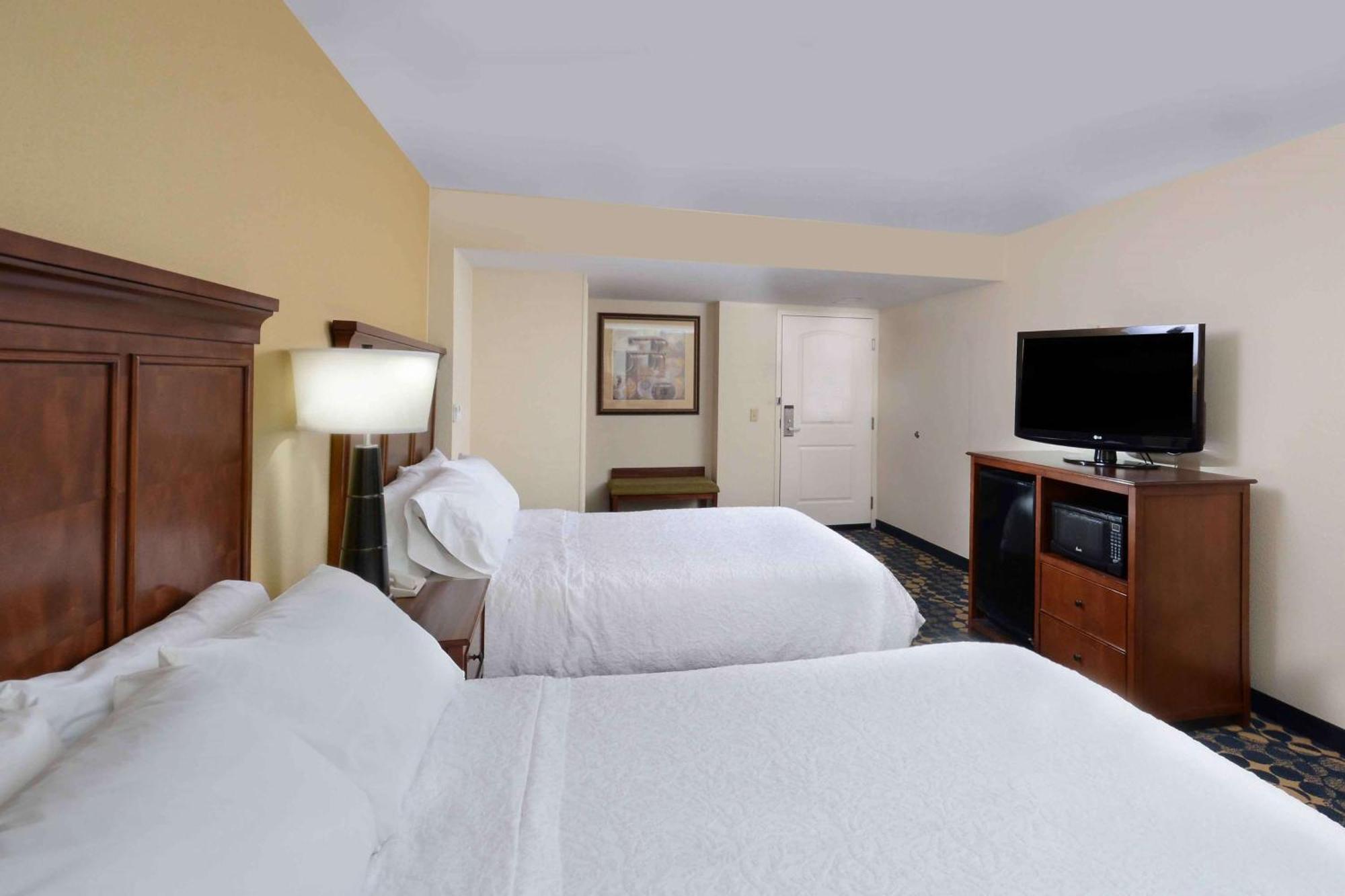 Hampton Inn Fayetteville Fort Bragg מראה חיצוני תמונה