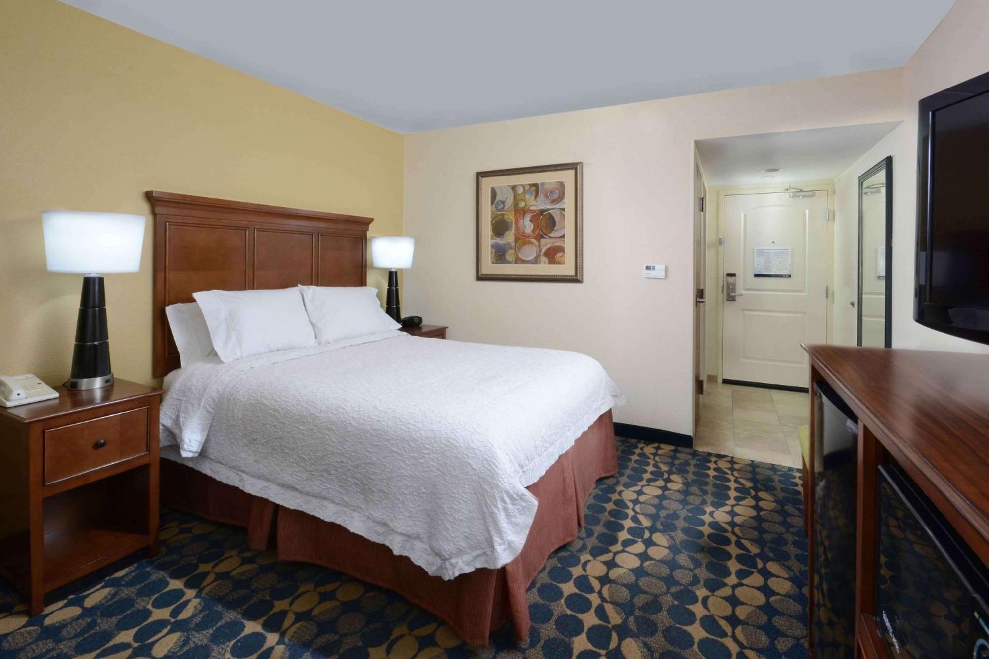 Hampton Inn Fayetteville Fort Bragg מראה חיצוני תמונה