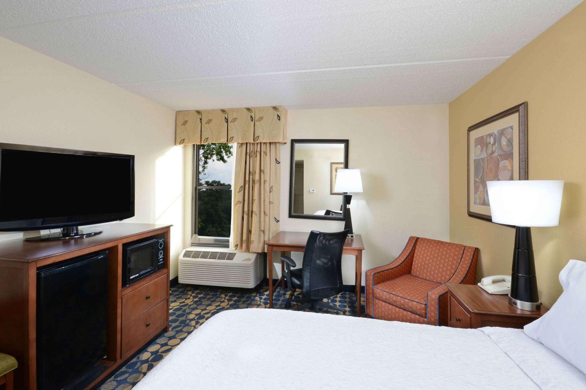 Hampton Inn Fayetteville Fort Bragg מראה חיצוני תמונה