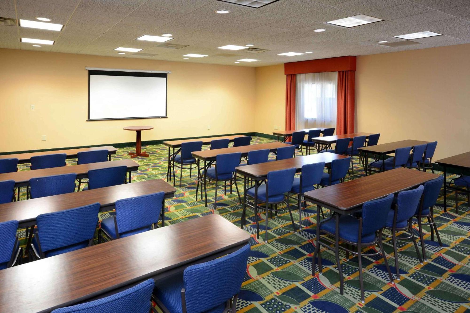 Hampton Inn Fayetteville Fort Bragg מראה חיצוני תמונה