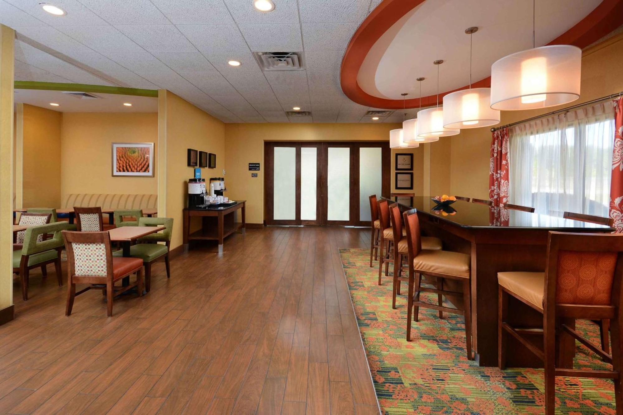 Hampton Inn Fayetteville Fort Bragg מראה חיצוני תמונה