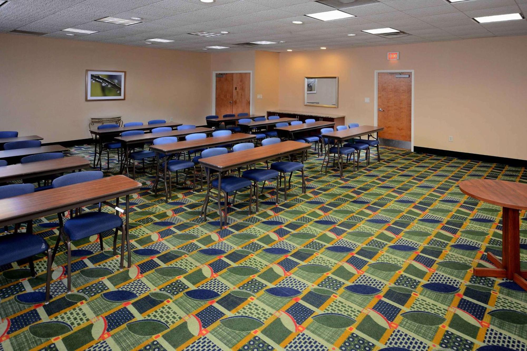 Hampton Inn Fayetteville Fort Bragg מראה חיצוני תמונה