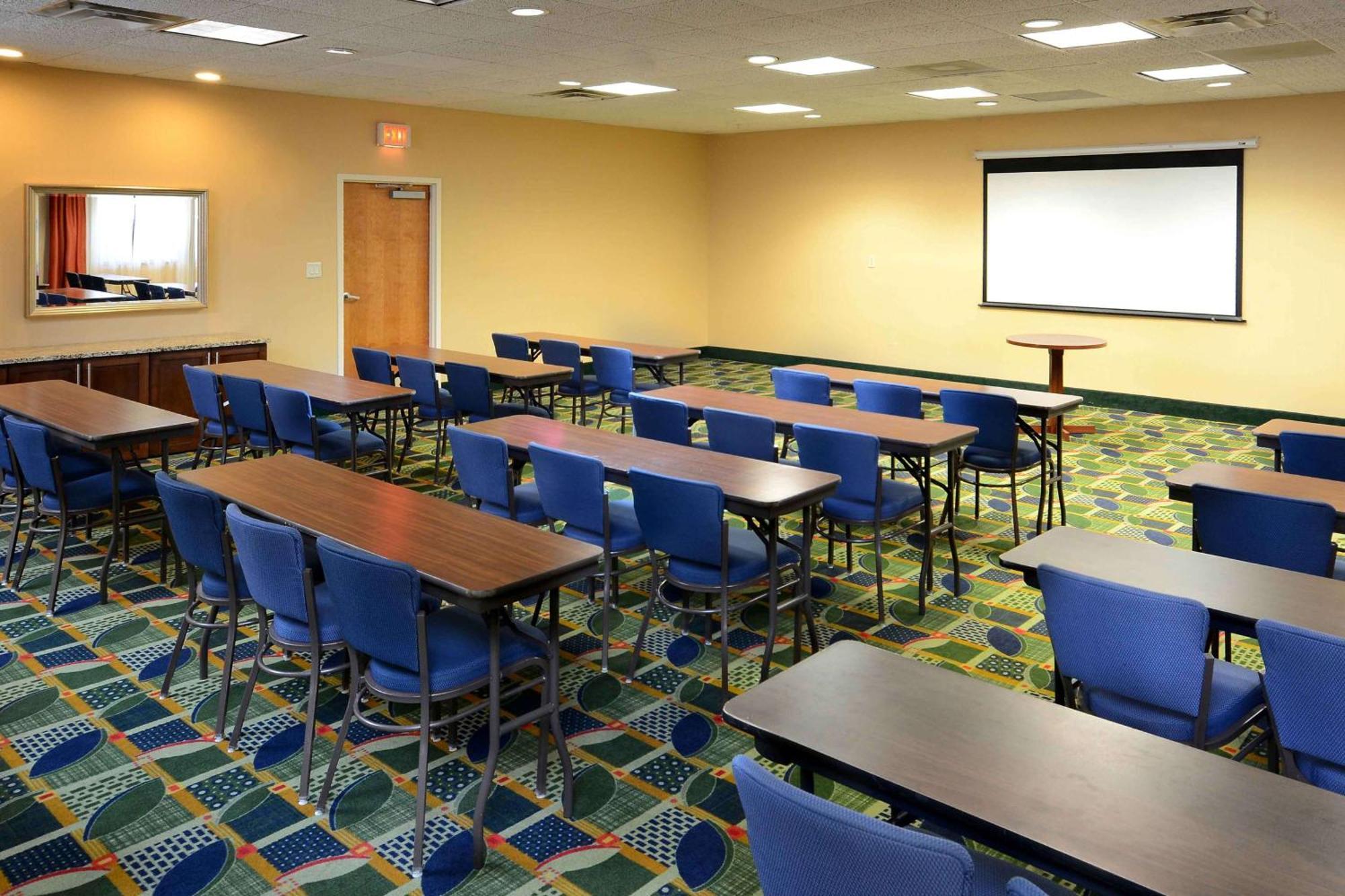 Hampton Inn Fayetteville Fort Bragg מראה חיצוני תמונה