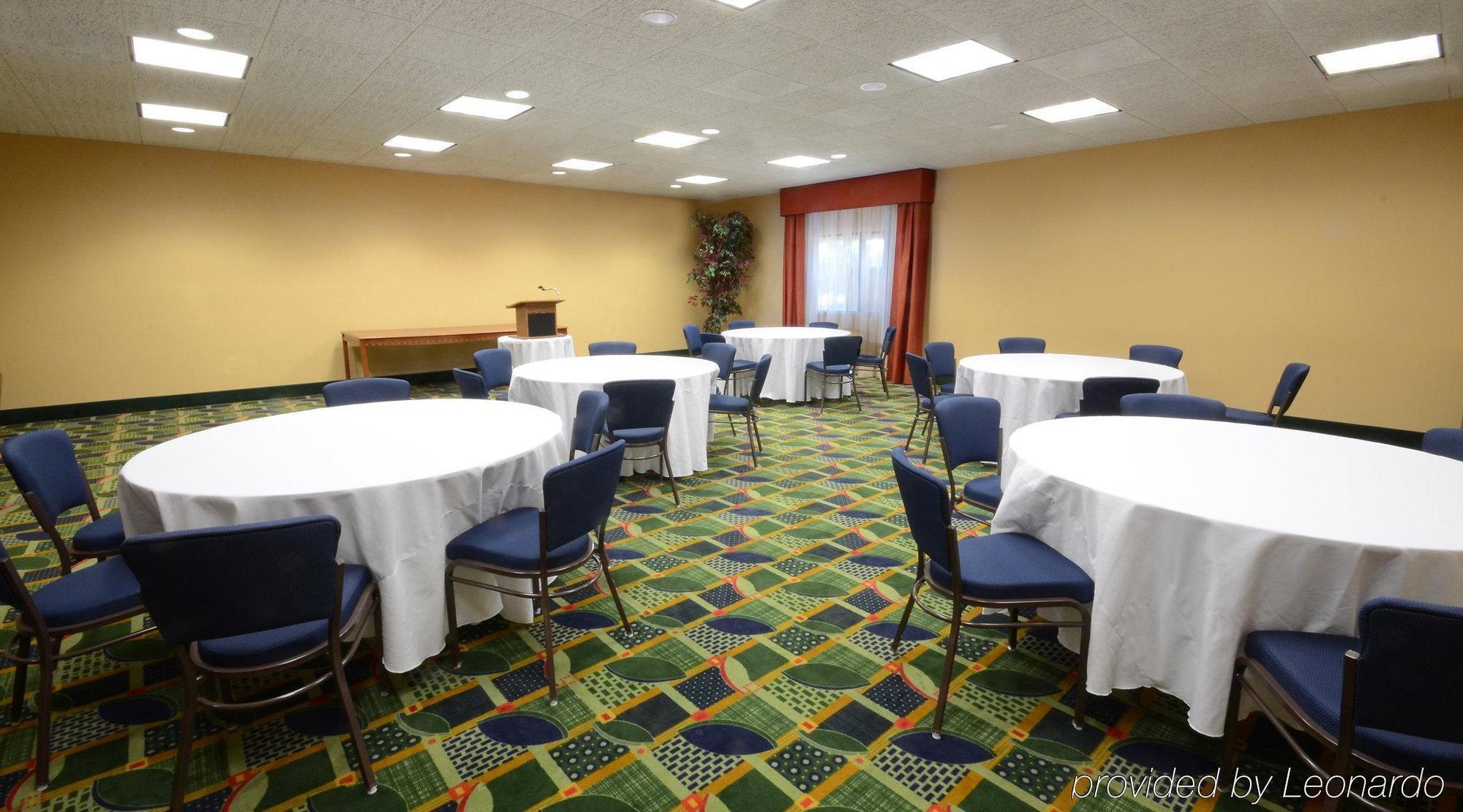 Hampton Inn Fayetteville Fort Bragg מראה חיצוני תמונה