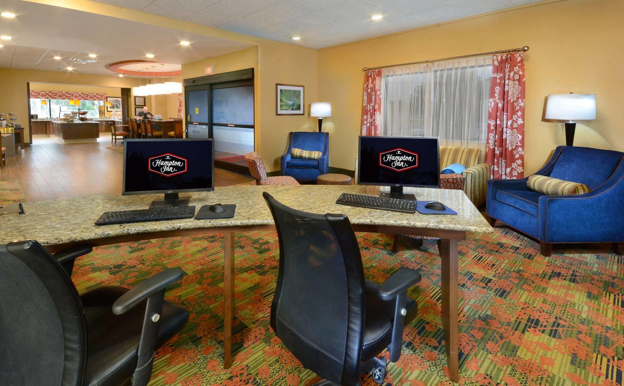 Hampton Inn Fayetteville Fort Bragg מראה חיצוני תמונה